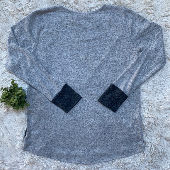 Staccato Colorblock LS Top 💗 Gray Charcoal & Green - Picture 4 of 12